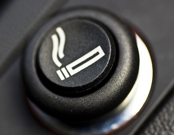 Como eliminar o cheiro de cigarro do veículo?